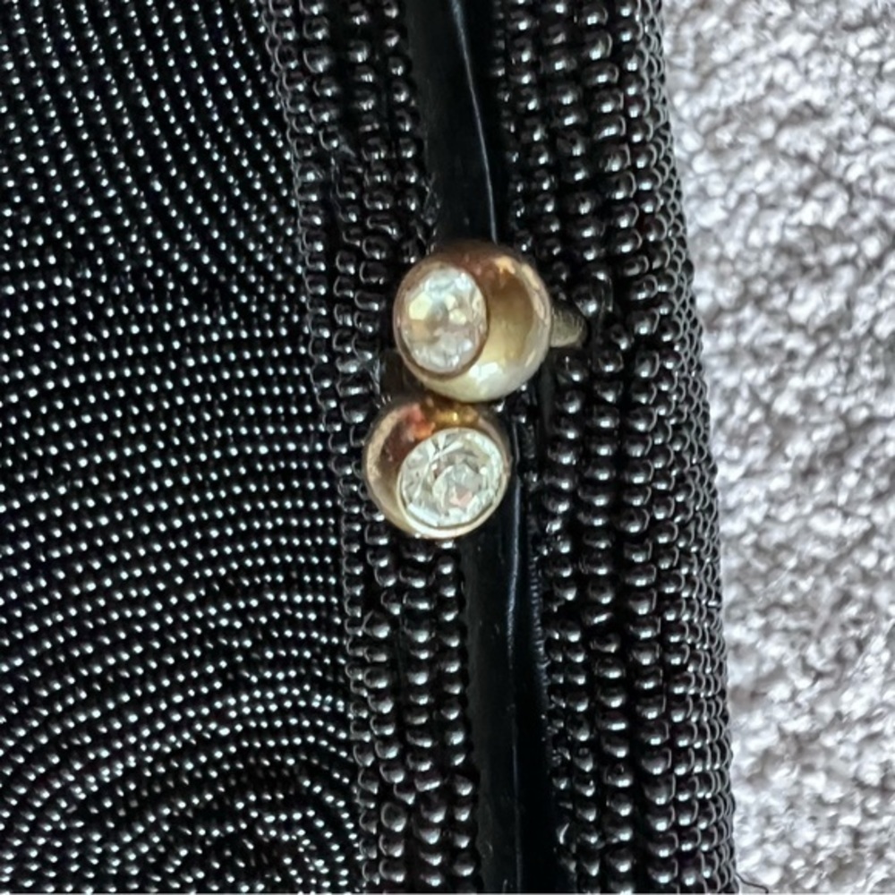 💚Vintage Mantessa hand beaded small clutch - Picture 5 of 5